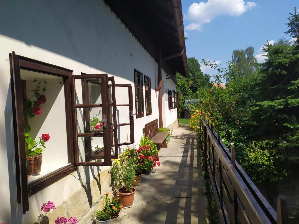 Ubytovani V Ceskem Raji Hotel Holín Екстериор снимка