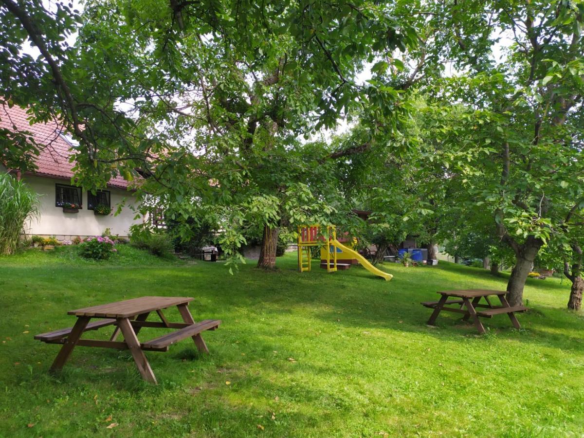 Ubytovani V Ceskem Raji Hotel Holín Екстериор снимка